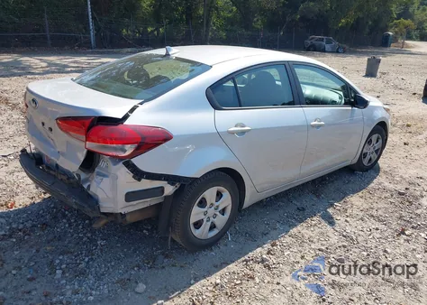 2017 Kia Forte Lx z USA, uszkodzony, nr VIN 3KPFK4A74HE118711